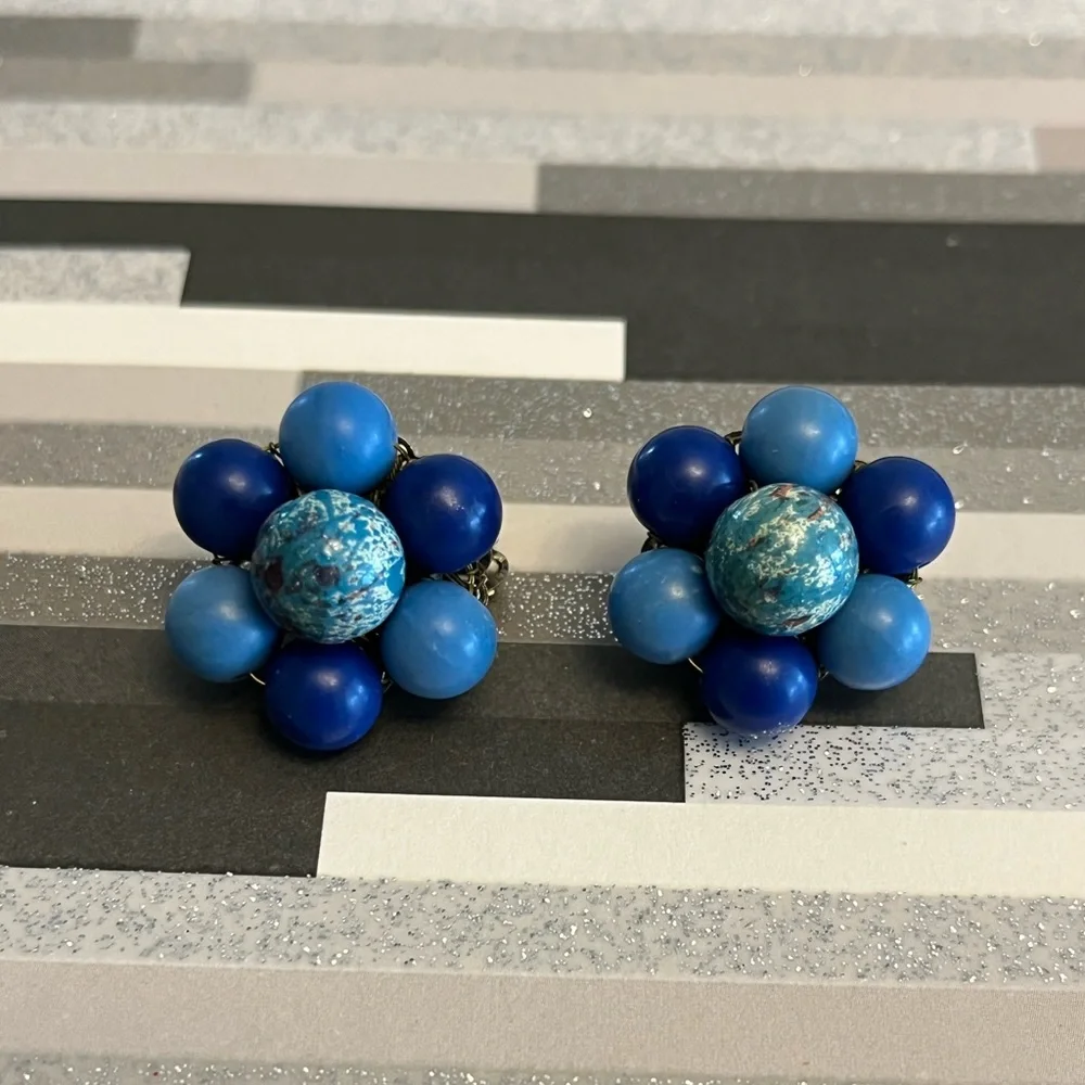 Vtg Floral 80s earrings 🖤 - Picture 2 of 4